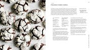 Zoë Bakes Cookies : Everything You Need to Know to Make Your Favorite Cookies and Bars [A Baking Book]