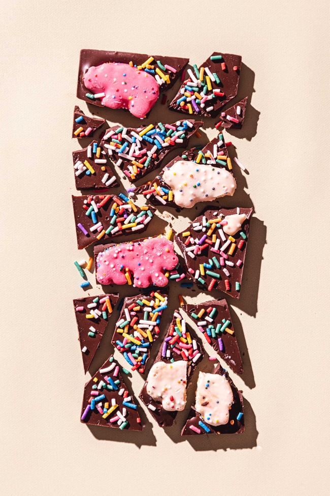 Compartes | Pink Elephants Animal Cookies Dark Chocolate Bar